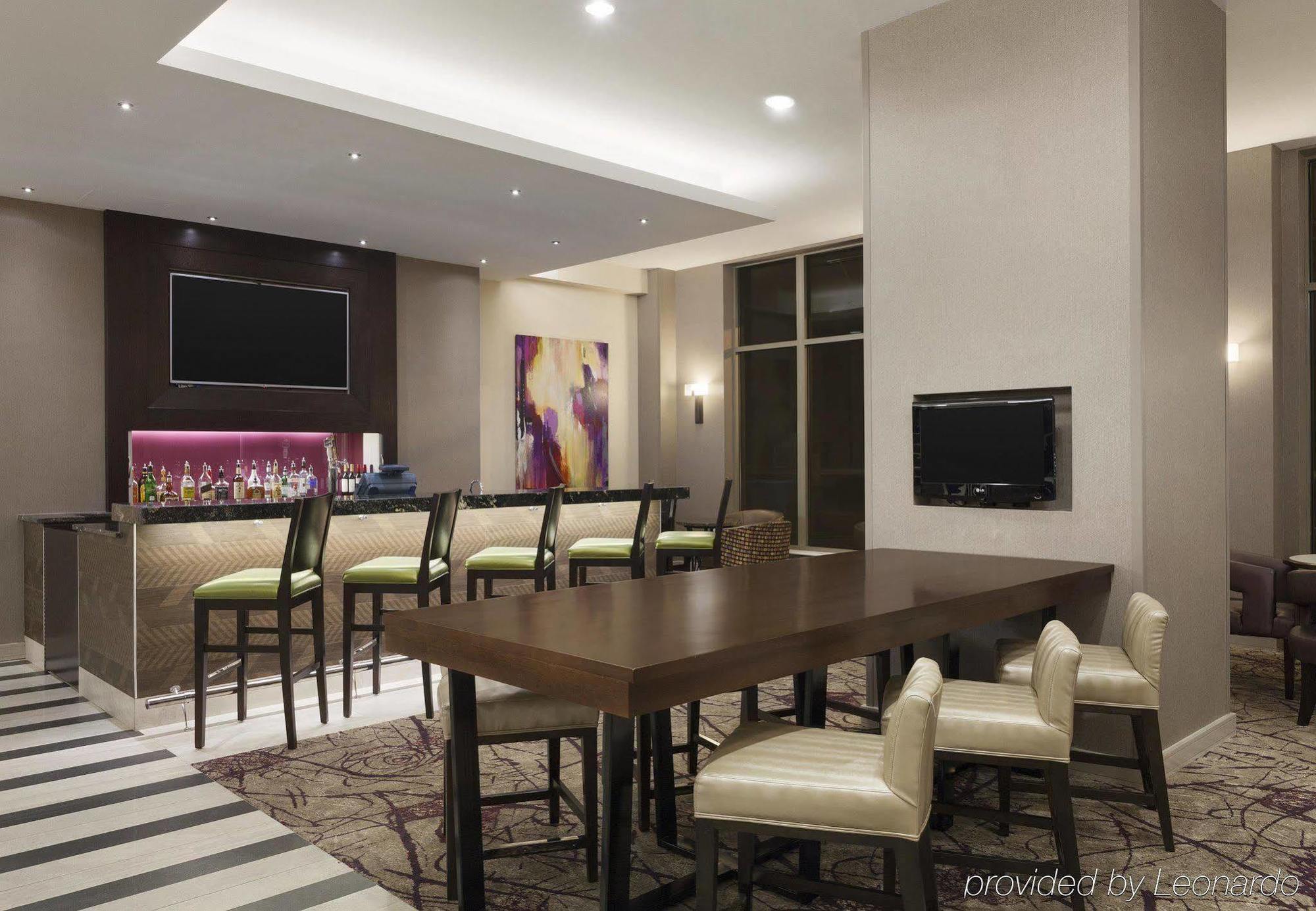 Residence Inn Alexandria Old Town South At Carlyle Restaurant foto